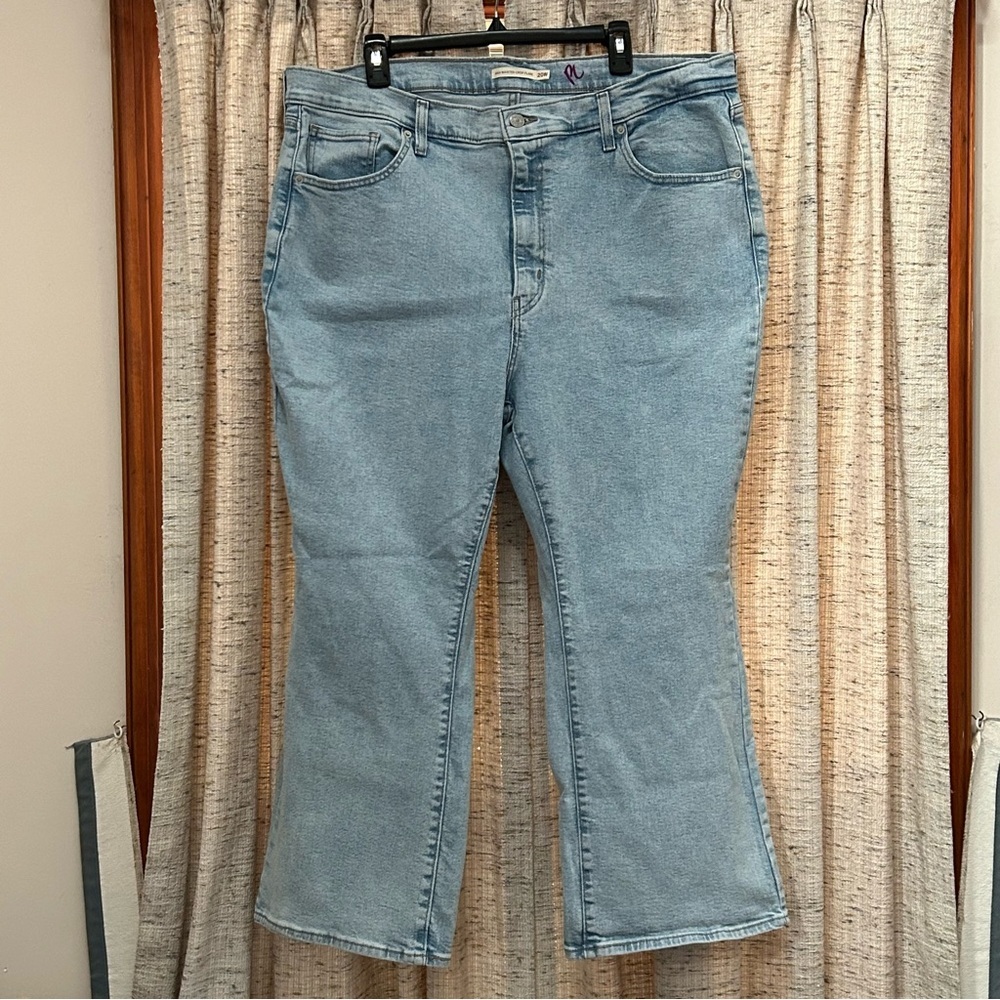 Levi's High Waisted Crop Flare Jeans - 20W